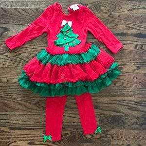 Girl’s Christmas outfit size 3T
